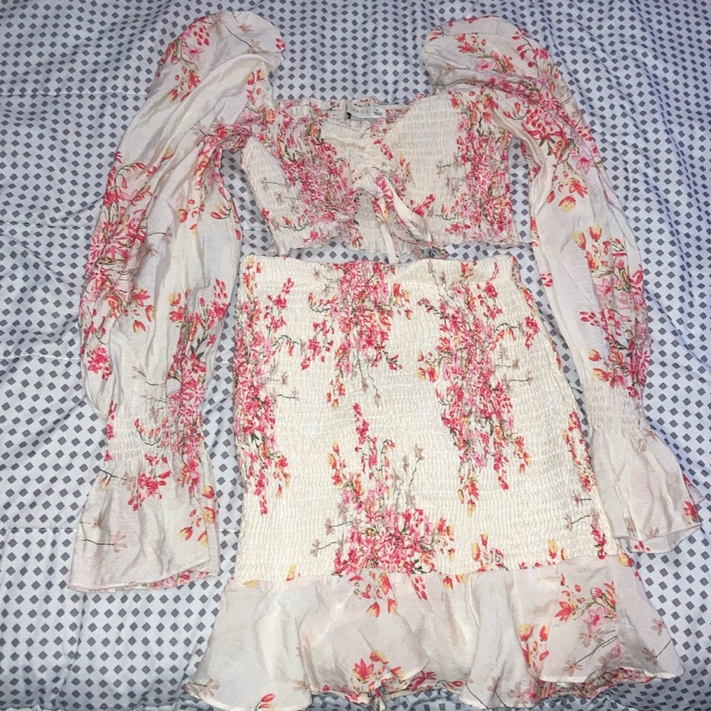 Two piece skirt set